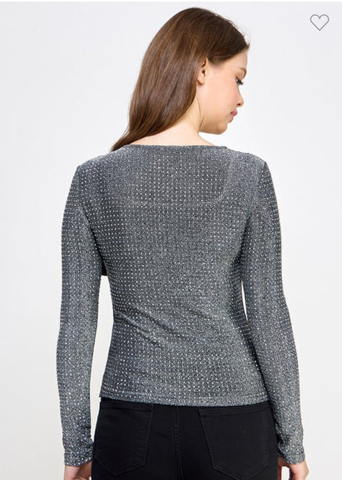 BLUSA DE PIEDRAS CON FLOR JJ10044