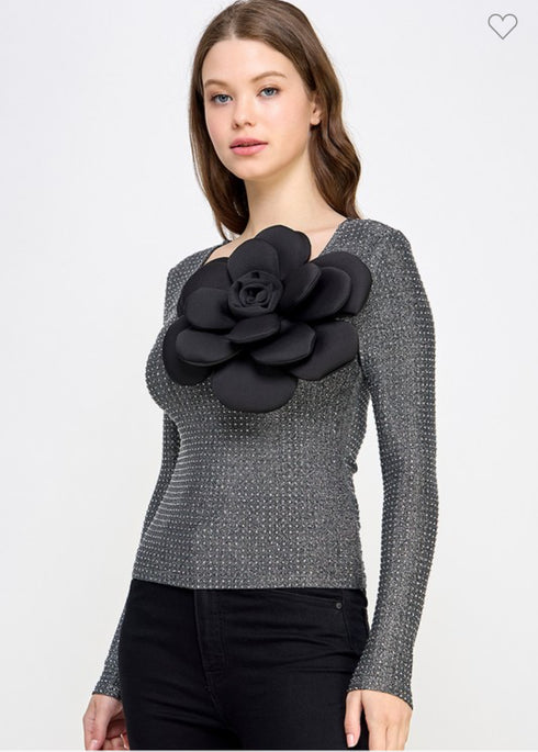 BLUSA DE PIEDRAS CON FLOR JJ10044