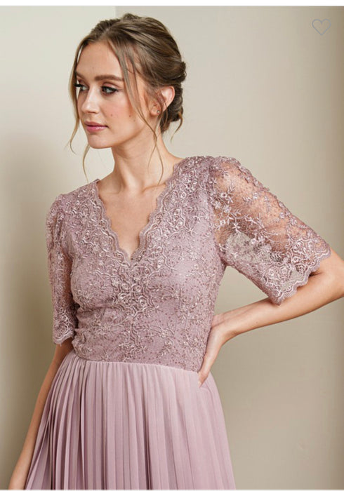 VESTIDO CON ENCAJE M21232