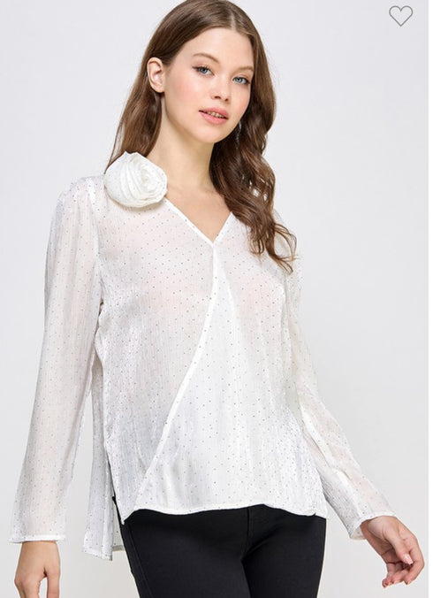 BLUSA CON FLOR JJ032