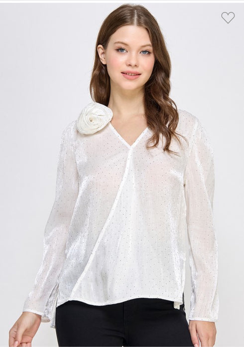 BLUSA CON FLOR JJ032